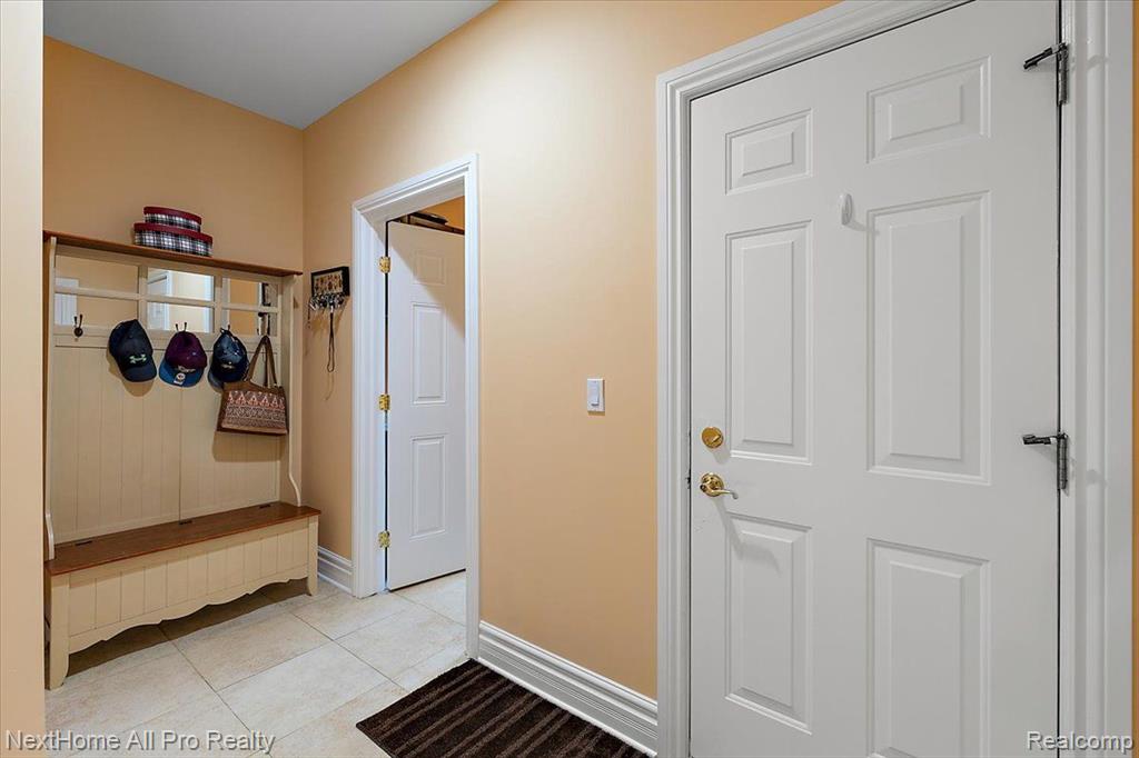 18730 MARBLE HEAD Drive, Northville, MI 48168 — Photo 25