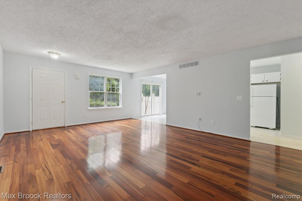 1158 Bay Court, Holly, MI 48442 — Photo 4