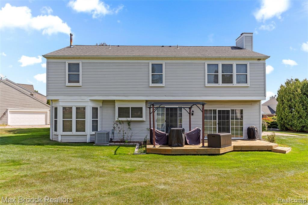 5492 Charrington Court, West Bloomfield, MI 48324 — Photo 11
