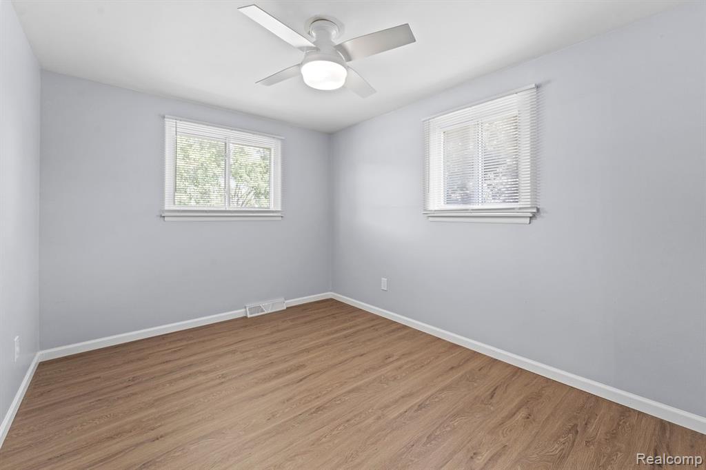 4607 Meigs Avenue, Waterford, MI 48329 — Photo 16