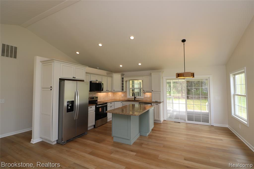 2141 Hunter Drive, Lapeer, MI 48446 — Photo 4