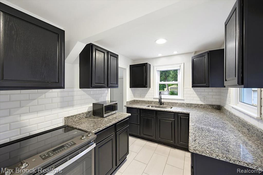 48023 Rex Street, Utica, MI 48317 — Photo 9