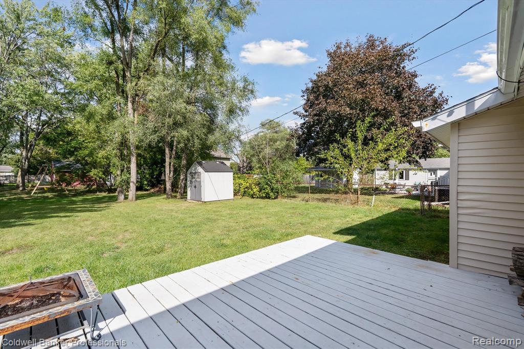 6314 Woodsdale Drive, Grand Blanc, MI 48439 — Photo 29