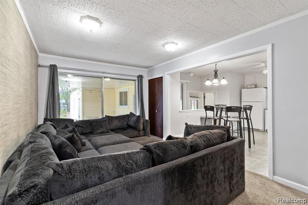 8575 DARLENE Street, Warren, MI 48093 — Photo 15