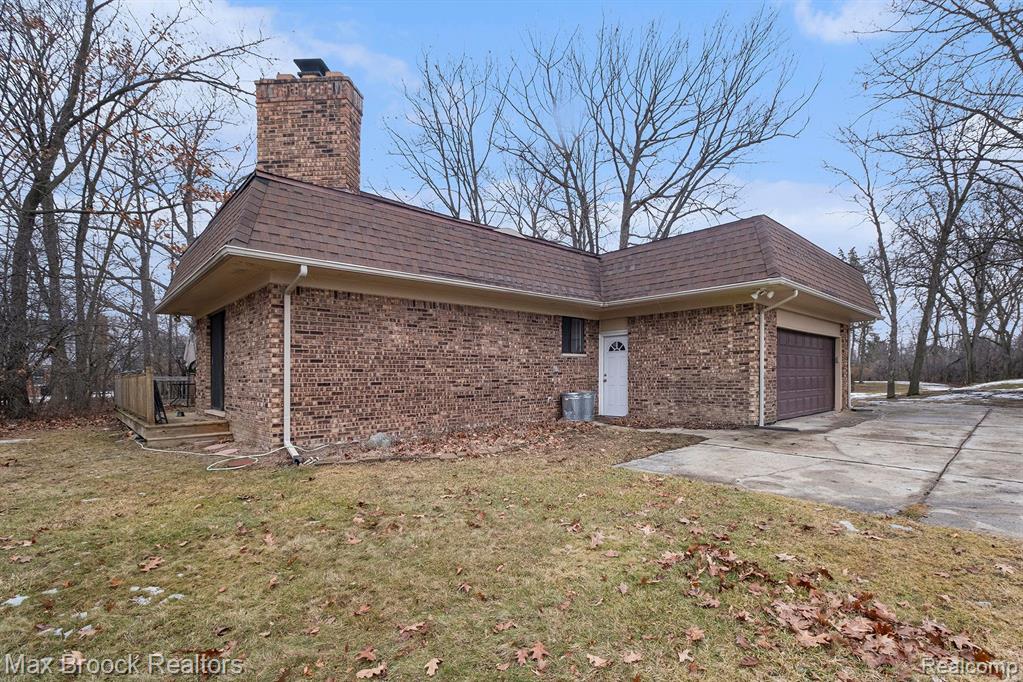 5962 CHERRY CREST Drive, West Bloomfield, MI — Photo 35