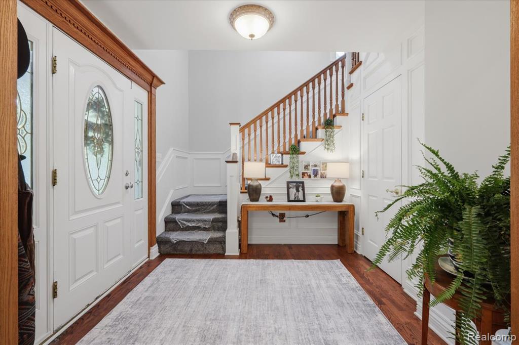 5685 Crescent Road, Waterford, MI 48327 — Photo 6