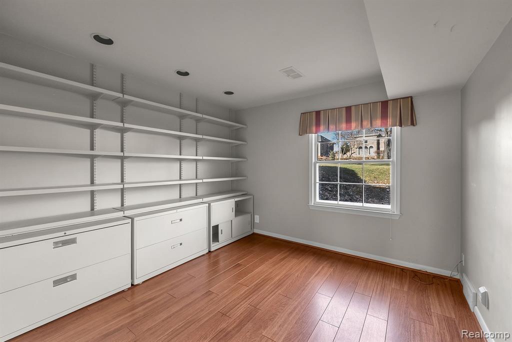 4265 Pine Tree Trail, Bloomfield Hills, MI 48302 — Photo 30