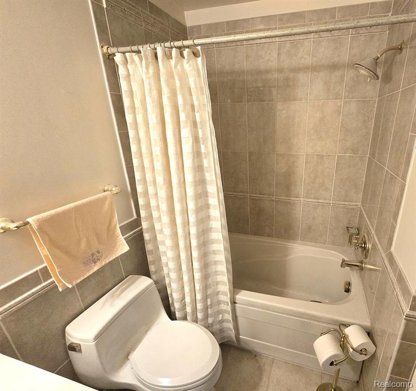 1472 W CHATEAU VERT (Unit H) Street, Ypsilanti, MI 48197 — Photo 18