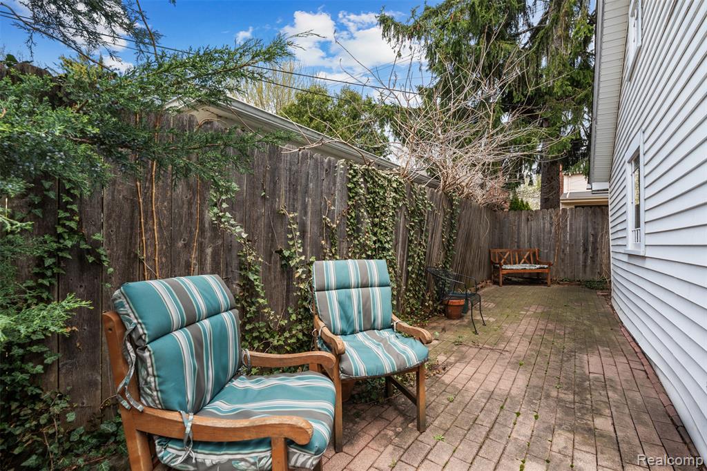 414 Cloverly Road, Grosse Pointe Farms, MI 48236 — Photo 49