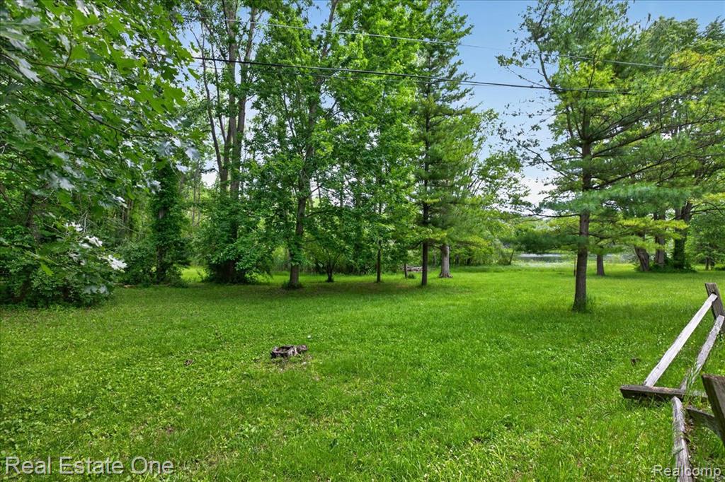 425 Courtney Road, Leonard, MI 48367 — Photo 68