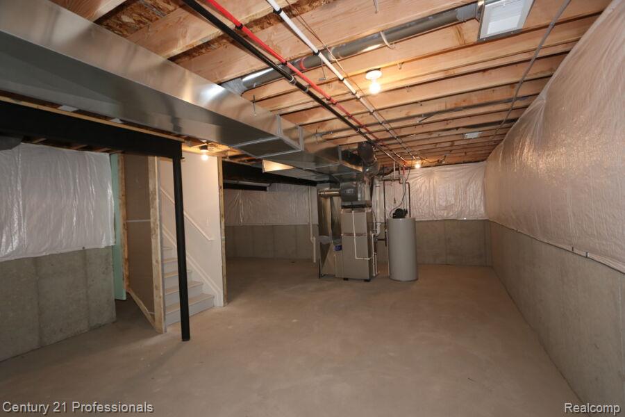 54407 Heron Circle, New Baltimore, MI 48047 — Photo 45