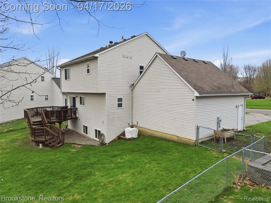 569 Cove View Drive, Waterford, MI 48327 — Photo 49