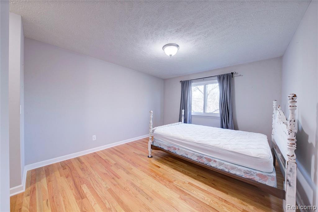 1040 Spirea, Howell, MI 48843 — Photo 14