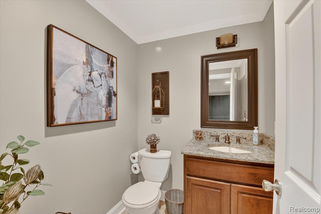 5585 Leah Lane, Almont, MI 48003 — Photo 45