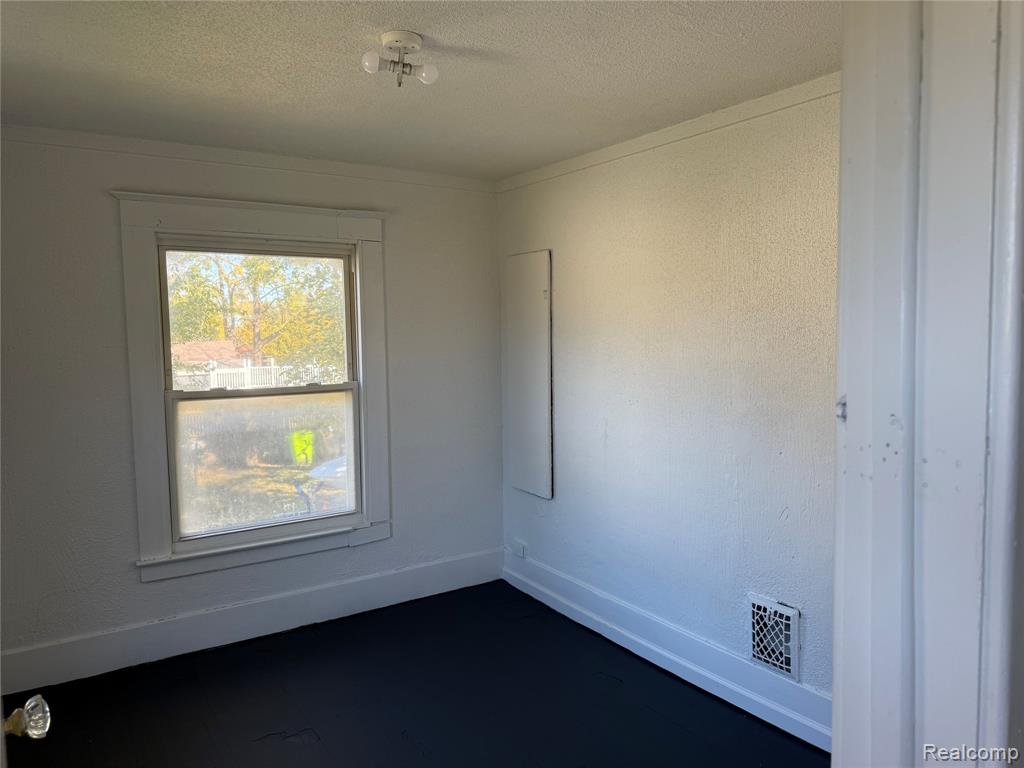 34 LIBERTY Street, Pontiac, MI 48341 — Photo 9