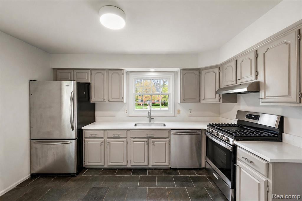 1000 Trailwood Path, Bloomfield Hills, MI 48301 — Photo 16