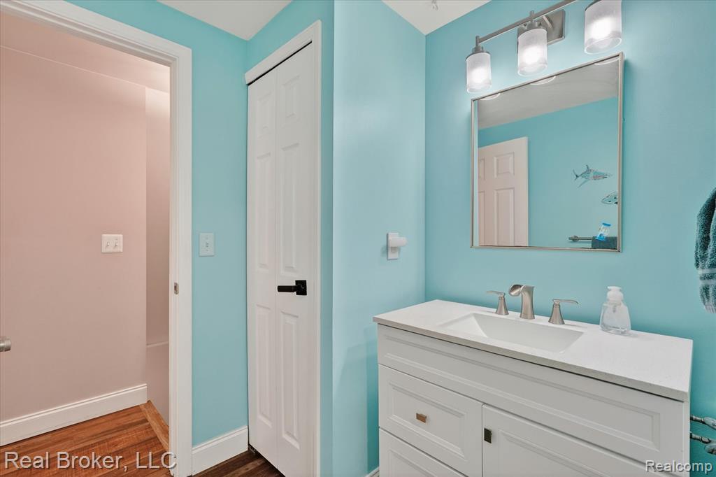 31-3885-Morgan-Rd-Orion-Township-MI-48359-WindowStill.jpg