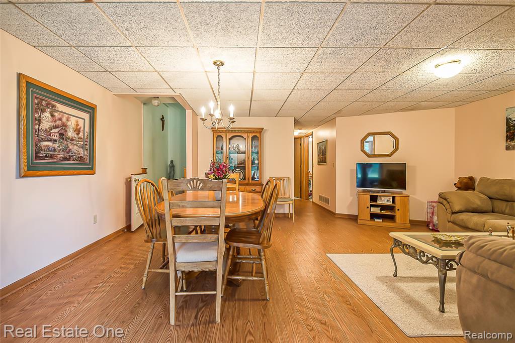 62511 RALEIGH Court, 5, South Lyon, MI 48178 — Photo 31