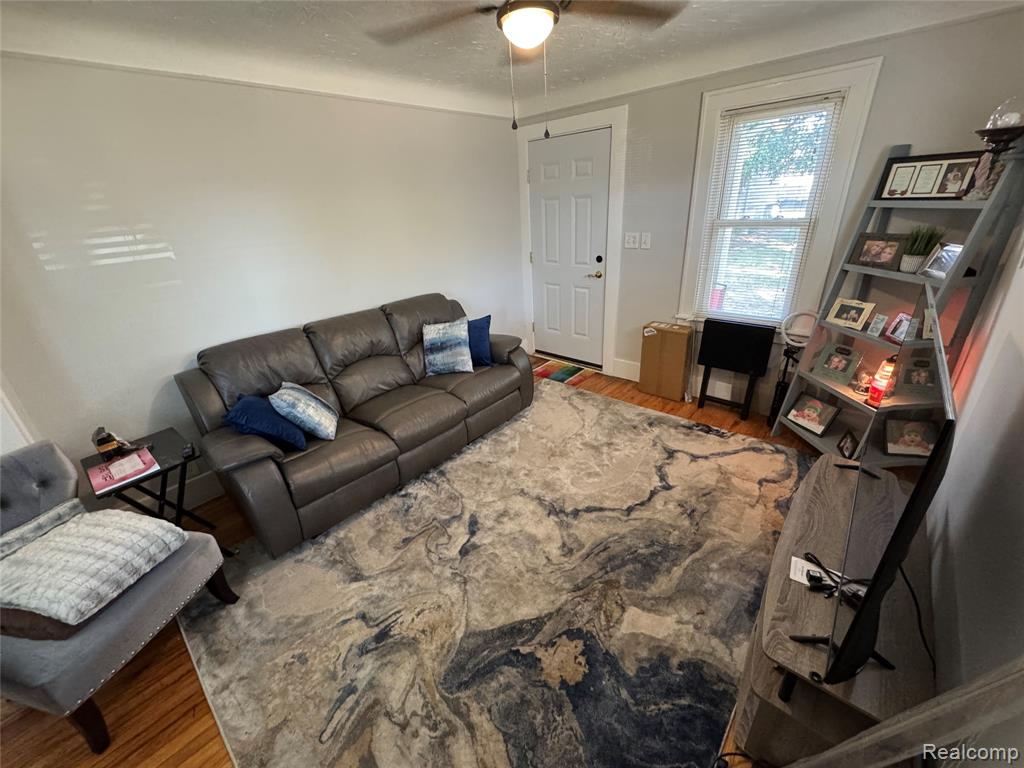 747 Cherry Street, Wyandotte, MI 48192 — Photo 28