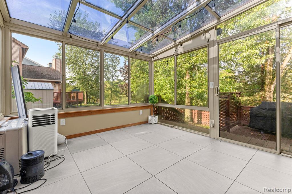 2481 Woodmont Drive E, Canton, MI 48188 — Photo 29