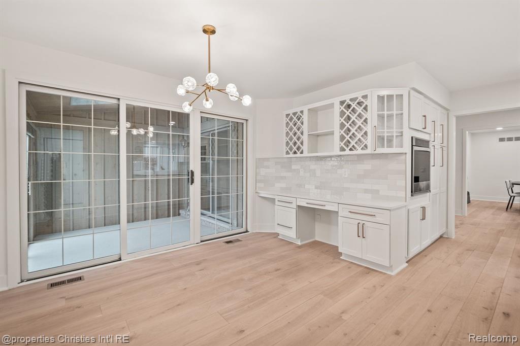 2459 HICKORY GLEN Drive, Bloomfield Hills, MI 48304 — Photo 10