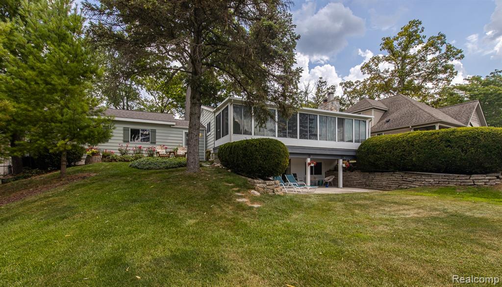 8701 Sherwood Drive, Davisburg, MI 48350 — Photo 48