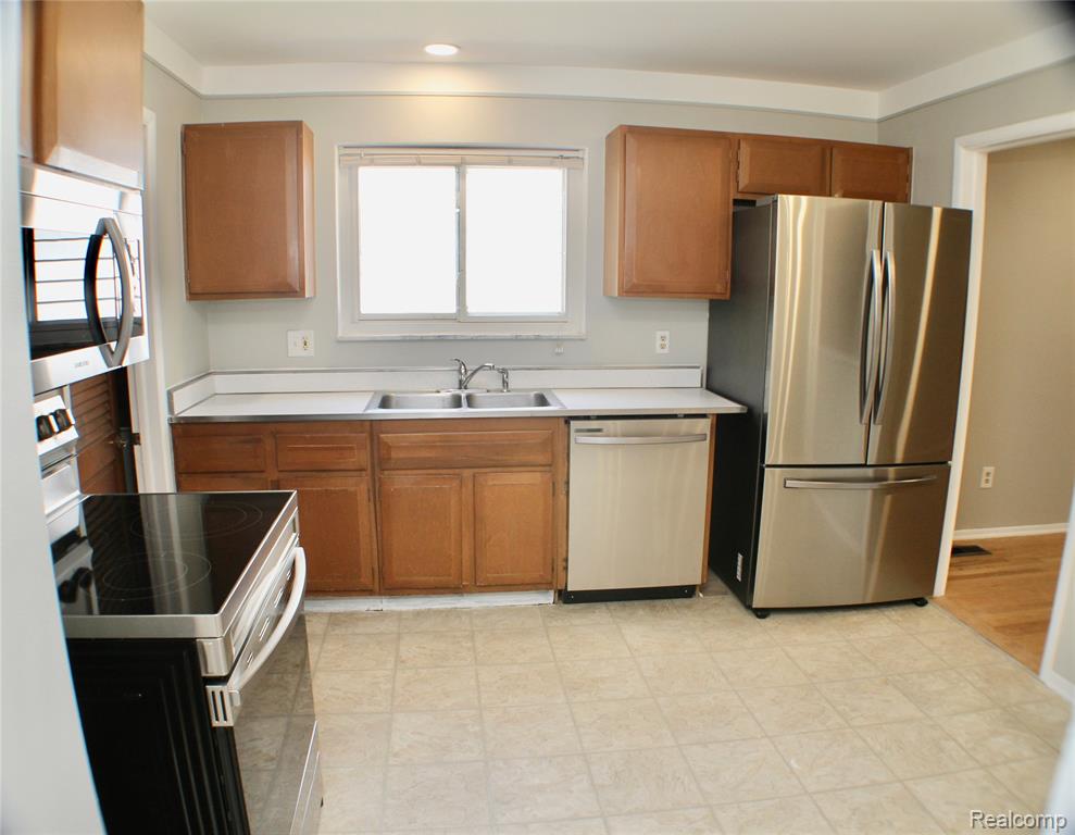 808 WELLESLEY Avenue, Royal Oak, MI 48067 — Photo 4
