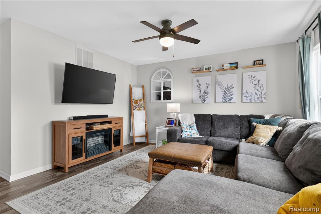 1645 Golfview Drive, Ypsilanti, MI 48198 — Photo 9