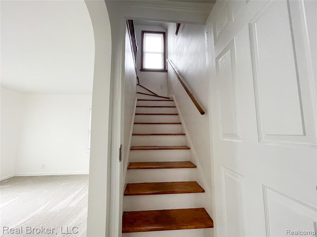 603 Vernier Road, Grosse Pointe Woods, MI 48236 — Photo 11