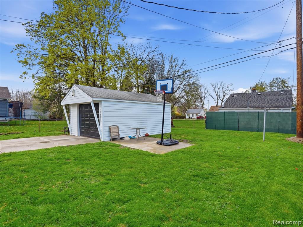 2112 Reo Avenue, Lincoln Park, MI 48146 — Photo 23