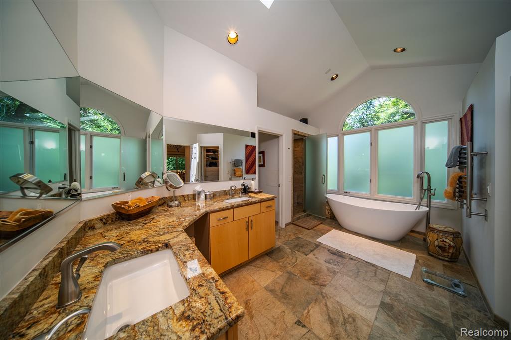 7422 Autumn Hill Drive, West Bloomfield, MI 48323 — Photo 27
