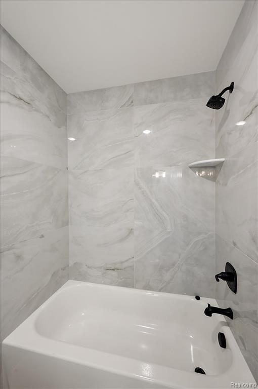 24318 Tullymore Drive, Macomb, MI 48042 — Photo 52
