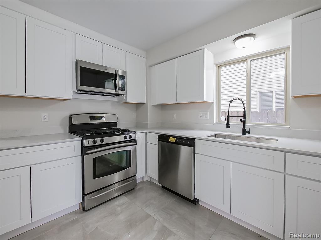 1730 E Woodruff Avenue, Hazel Park, MI 48030 — Photo 18