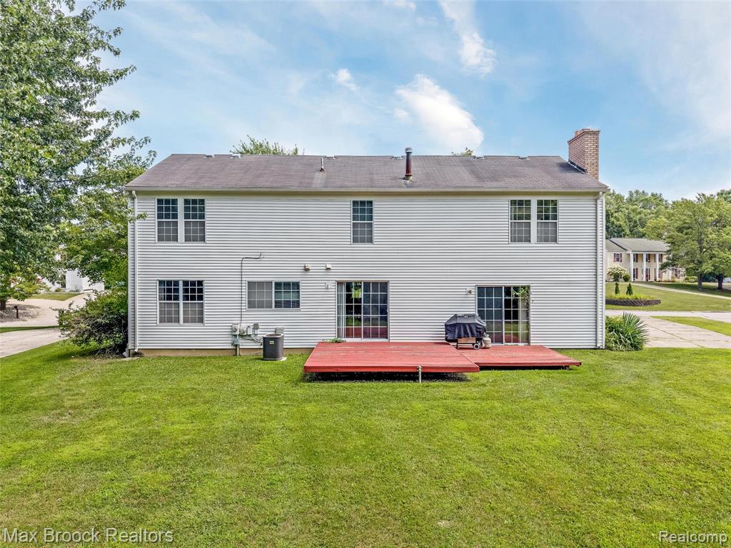 5495 Kingsfield Drive, West Bloomfield, MI — Photo 38