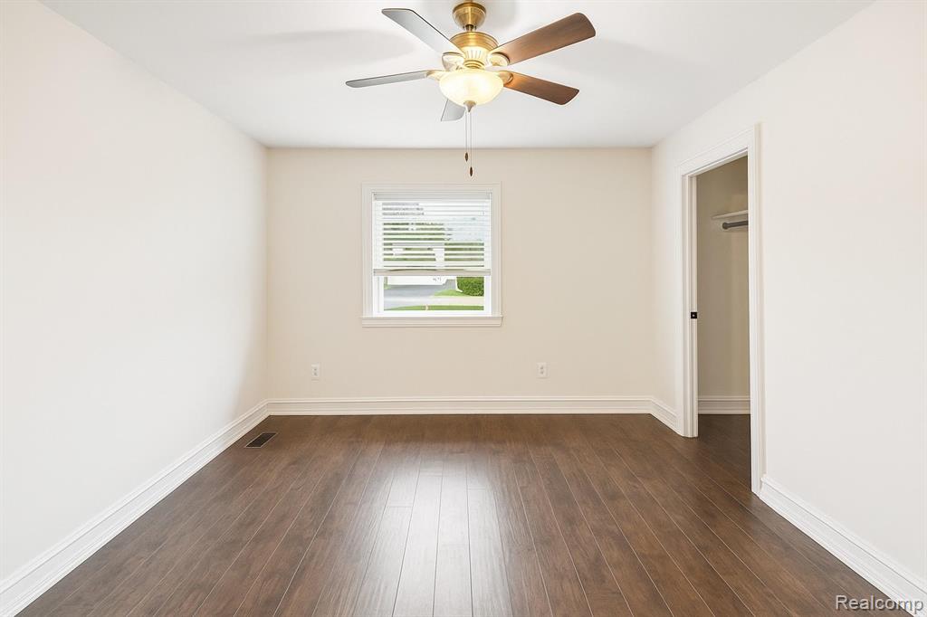 37752 Huron Pointe Drive, Harrison Township, MI — Photo 9