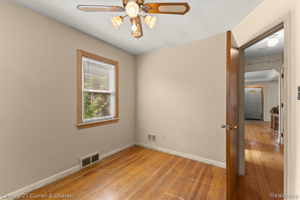 1184 Farnham Avenue, Lincoln Park, MI 48146 — Photo 15