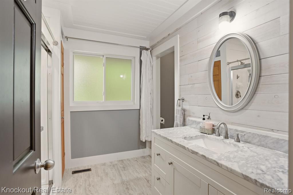 12452 Canada Road, Birch Run, MI 48415 — Photo 25