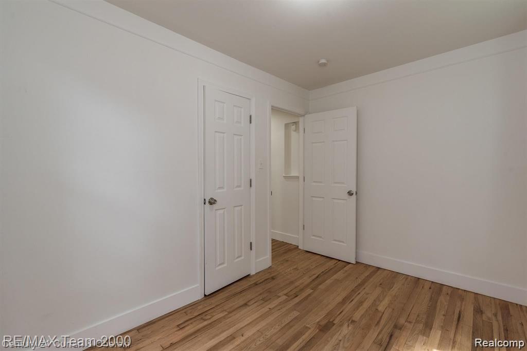 24601 STANFORD Street, Dearborn Heights, MI 48125 — Photo 20