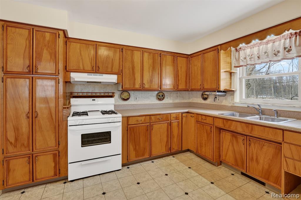 3241 Curtis Road, Birch Run, MI 48415 — Photo 21