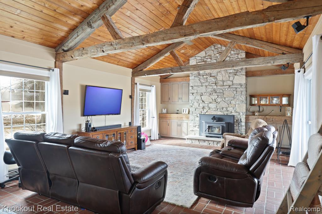 5383 Riverview Drive, Bridgeport, MI 48722 — Photo 13