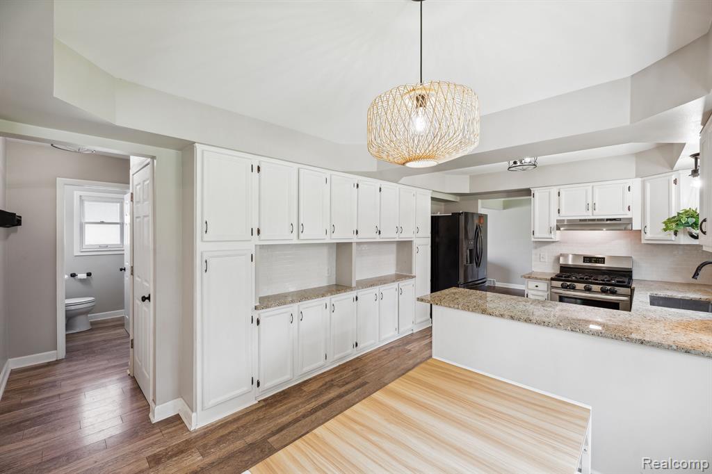 7363 HILLSBORO Drive, Canton, MI 48187 — Photo 16