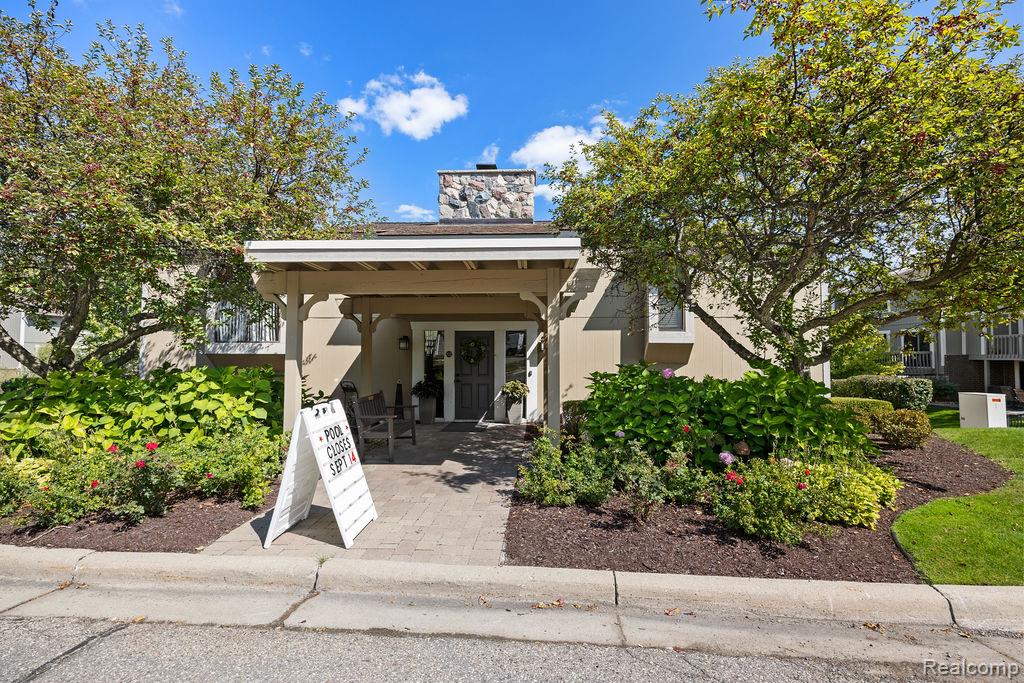 886 Yorktown Court, Northville, MI 48167 — Photo 11