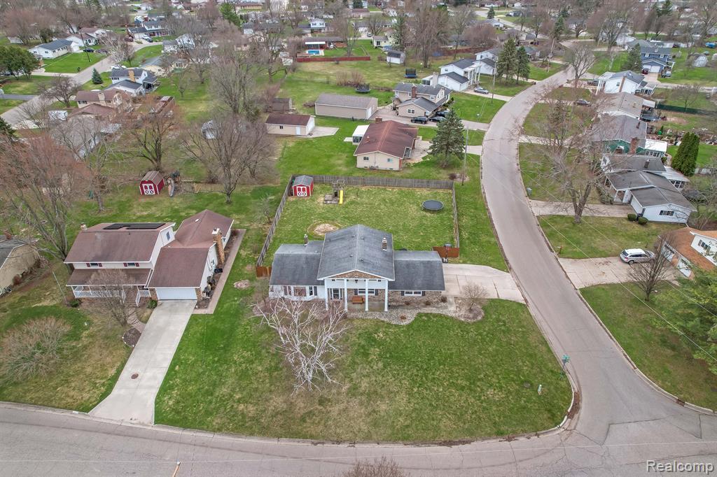 5065 Hyde Park Drive, Swartz Creek, MI 48473 — Photo 38