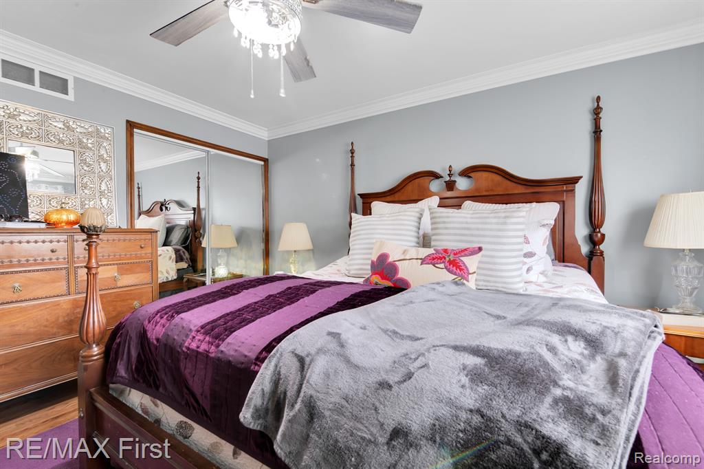 47787 JEFFERSON Avenue, Chesterfield, MI 48047 — Photo 19