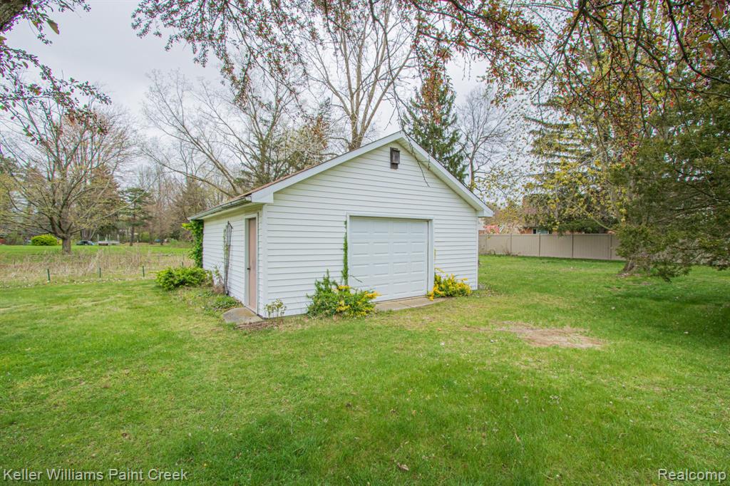 53330 SCHOENHERR Road, Shelby Twp, MI 48315 — Photo 31