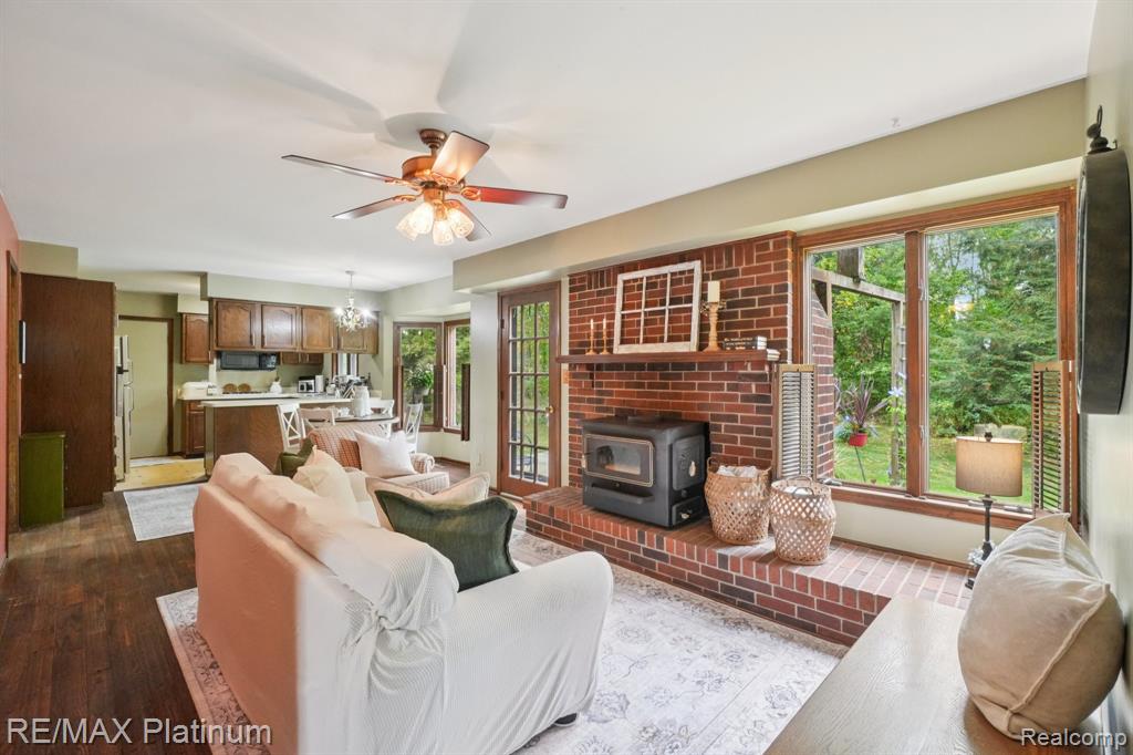 2581 Pepper Court, Hartland, MI 48353 — Photo 2