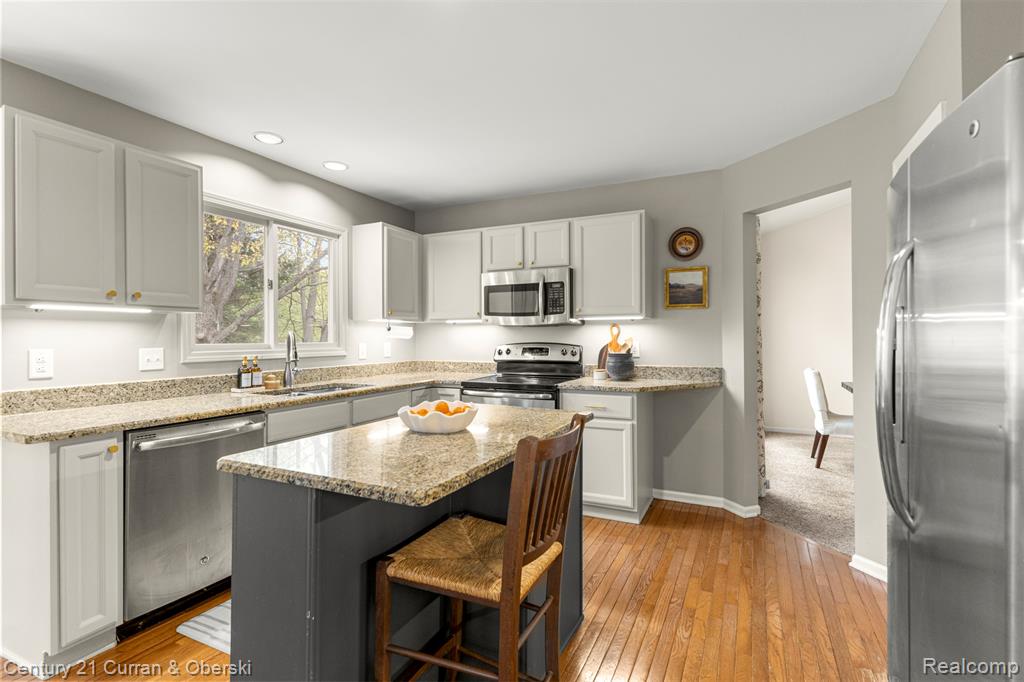 1424 Woodbridge Lane, Wixom, MI 48393 — Photo 26