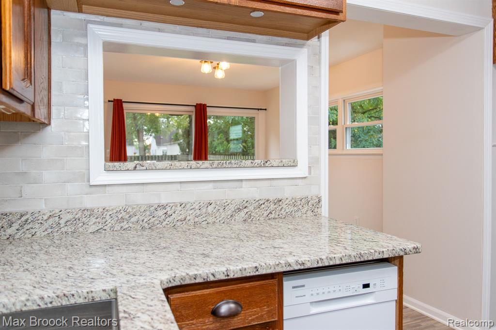 506 AMELIA Avenue, Royal Oak, MI 48073 — Photo 9