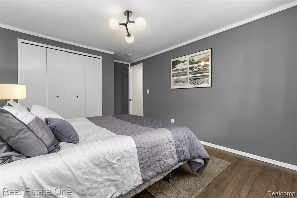 5011 Thorncroft Avenue, Royal Oak, MI 48073 — Photo 38