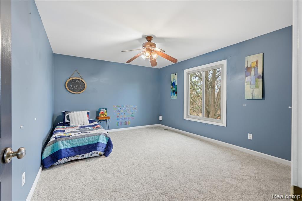 42739 Pond View Drive, Sterling Heights, MI 48314 — Photo 34